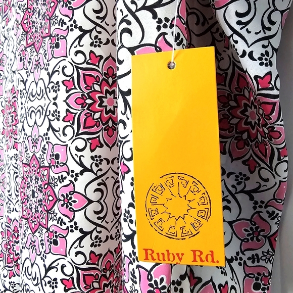 Ruby Red Oh  Happy Day Azalmul Pink/White/Black Tile Mix Shortsleeve Top - Picture 12 of 14